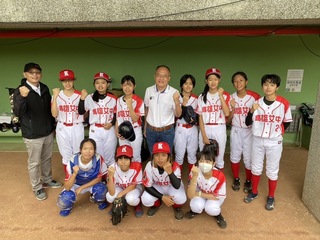 雄女初登黑豹旗寫歷史 校長：期待2024年有全女賽