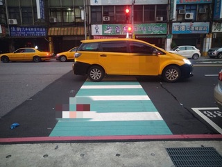 新北牙醫走斑馬線遭小黃撞搶救5天不治 司機送辦