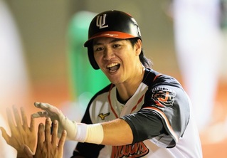 蘇智傑開轟率獅搶勝  悍將王念好一軍初亮相