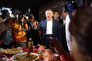 傳朱柯侯將同台舉行記者會 柯文哲否認