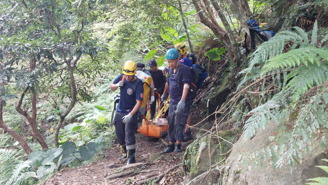 7旬男攀登錐麓古道 不慎墜約40公尺深山谷身亡 | 華視新聞