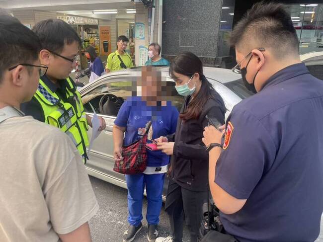 台南女談網戀佯裝交款 警逮64歲女車手 | 華視新聞