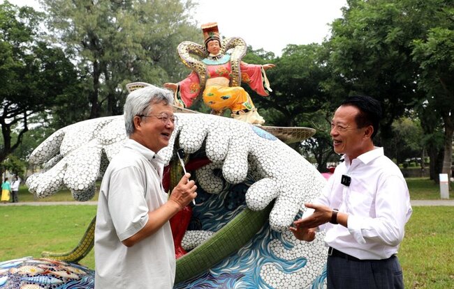 衝浪媽祖剪黏馬賽克作品  嘉縣朴子藝術公園展出 | 華視新聞