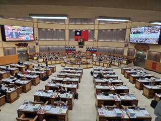 新北議會總質詢藍禮讓劉和然施政報告  綠批荒謬