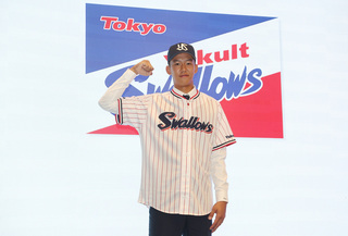 小川泰弘曾摸頭互動 徐翔聖獲日職養樂多指名喊有緣