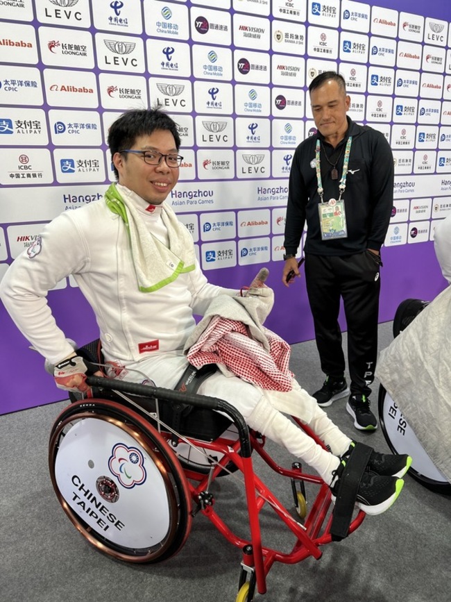 亞帕運輪椅4劍客奪首勝 廖偉廷想挑戰射箭、射擊 | 華視新聞