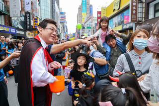 新北封街搞鬼迎萬聖節  逾140組競賽變裝展創意