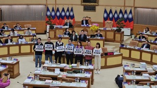 新北敬老愛心卡  113年擴大使用範圍