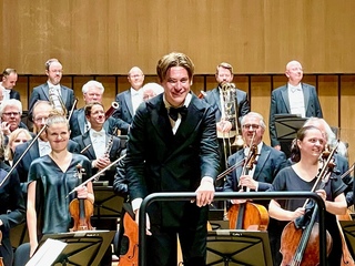 奧斯陸愛樂訪台  麥凱萊24歲接棒深獲團員信任