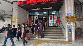 詐團騙卡號綁手機APP 車手台中LaLaport盜刷百萬元