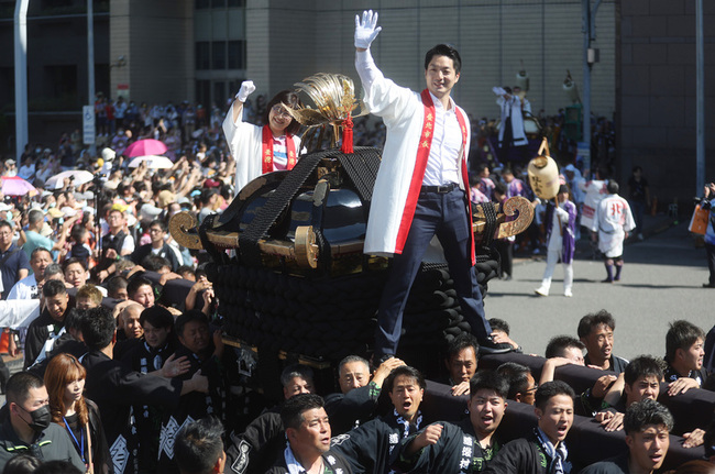 睽違4年重現台北 日本松山撞神轎蔣萬安出席體驗 | 華視新聞