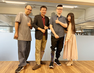 大同大學送暖  打造鋼鐵人義肢外殼除校友心裡痛