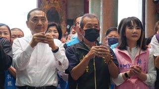 被柯文哲指民調落後 侯友宜：加權後會有很大誤差