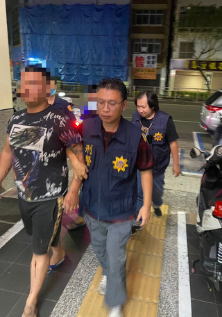 身體不適怪食材不新鮮 高雄4人燒烤店潑漆送辦