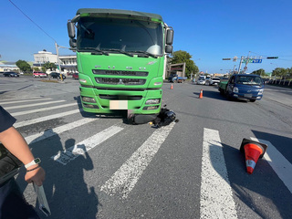 宜蘭機車雙載與砂石車相撞  騎士及乘客重傷不治