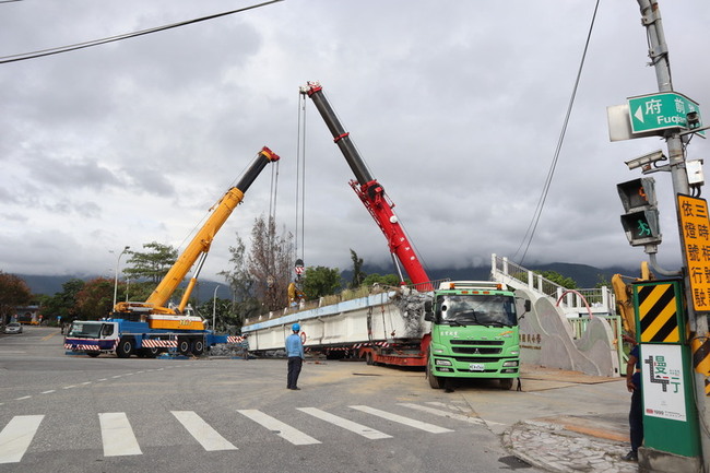 花蓮市最後一座陸橋掰掰  復興陸橋拆除好費勁 | 華視新聞