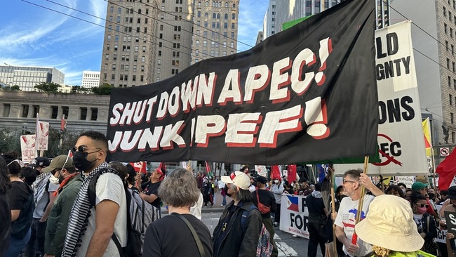 反APEC聯盟舊金山大規模示威 抗議剝削勞工破壞環境 | 華視新聞