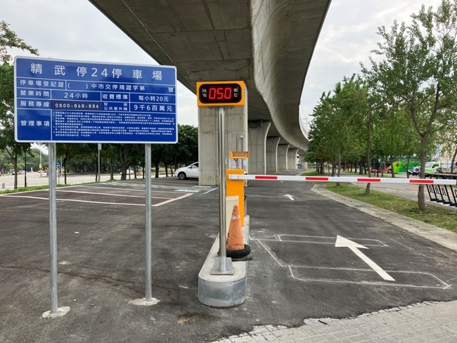 台中鐵路高架橋下變熱鬧 停車場商場陸續進駐 | 華視新聞