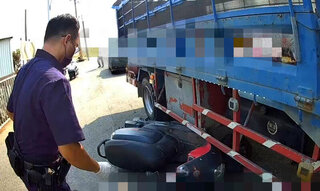 民雄路口未減速 62歲騎士頭撞貨車防捲入裝置不治