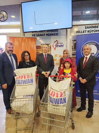 台灣愛心米送土耳其東南部 協助弱勢災民獲糧食