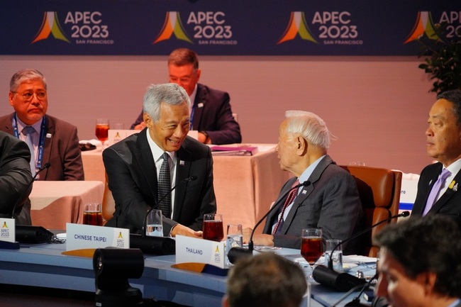 張忠謀與李顯龍APEC互動熱絡  預計17日雙邊會談 | 華視新聞