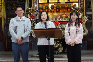 高雄輔選黃捷、李柏毅 蔡總統：把台灣帶向成功