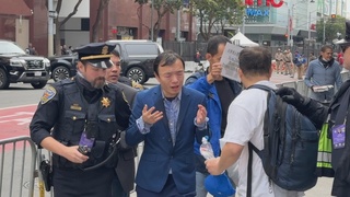 反習抗議衝突升級  示威者遭潑辣椒水、流血送醫