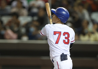 陳聖平敲大巨蛋首轟留名 笑稱聲音很脆像打電動