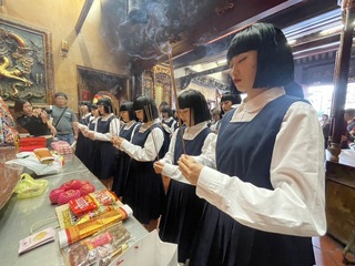 Avantgardey大稻埕熱舞「保庇」 IG破百萬瀏覽