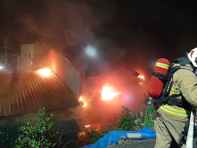 基隆火警延燒4民宅 火勢控制無人受困 | 華視新聞