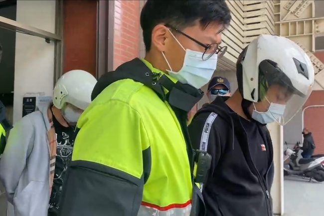 桃園KTV酒客起衝突 26歲男子胸口中刀身亡 | 華視新聞
