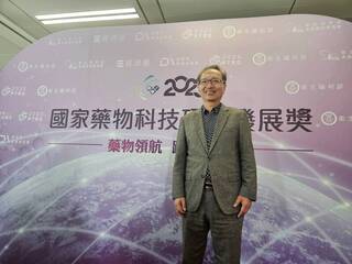 潘孟安吸食加熱菸  薛瑞元：該罰就罰