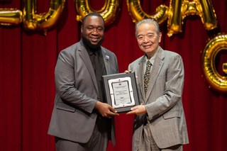 聖克里斯多福駐台大使范東亞 獲銘傳傑出外籍校友