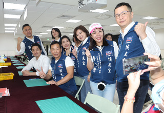 蔣萬安陪立委參選人登記  喊國民黨北市8席全上