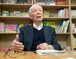 朱耀明自傳遮蓋黃雀行動內容  抗議港府審查制度