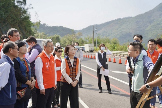 陳建仁視察南迴拓寬工程  盼給鄉親快速又安全道路 | 華視新聞