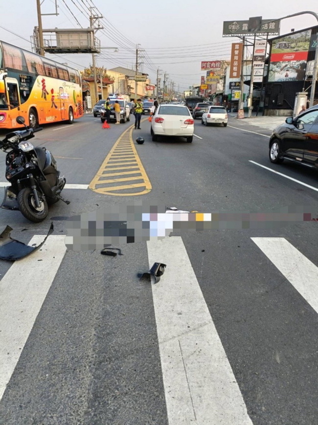 阿里山公路中埔段車禍 男騎士撞左轉自小客車身亡 | 華視新聞