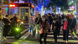 居民怨耶誕城交通夢魘 新北：實施交管與分流