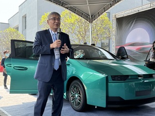 雲科大發表無方向盤智慧電動車  全車MIT展實力