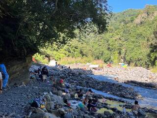 隨意停車亂丟垃圾 宜蘭芃芃野溪溫泉一度封路