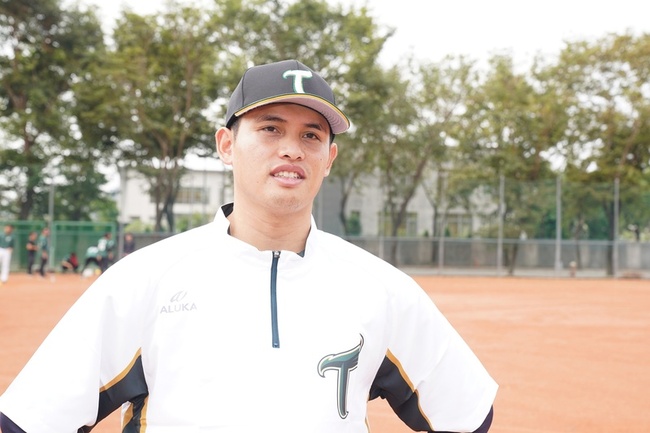張奕開始隨隊台鋼雄鷹  備戰亞洲冬季棒球聯盟 | 華視新聞