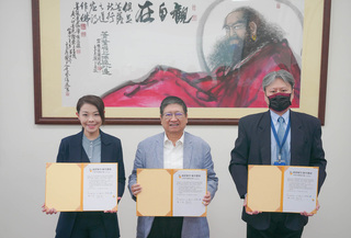 推新竹輕軌 竹縣市長簽訂合作備忘錄