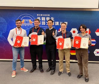 外籍生華語文演講比賽  選舉文化、飲水機成話題