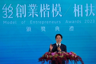 副總統：助中小企業升級轉型  讓台灣產業生生不息