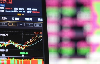 科技股領軍 台股盤中闖過17400點