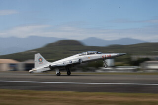 F-5戰機解除戰備任務 匪空優塗裝走入歷史