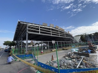 台中烏日籃球場建光電棚架 屋頂突塌陷幸無人傷
