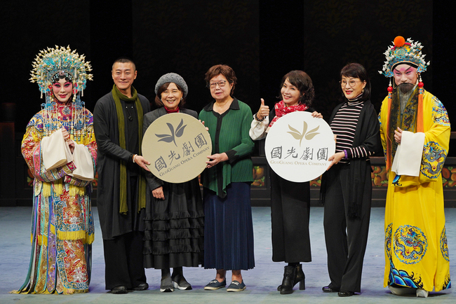 國光劇團歲末公演 一窺百年前戲曲造就流行語 | 華視新聞