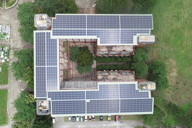 南投最大太陽能場在暨南國際大學 年發電可達千萬度 | 華視新聞