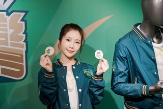 雞排妹任賴桑小舖一日店長 盼感動中間選民